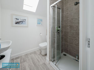 En-Suite- click for photo gallery
